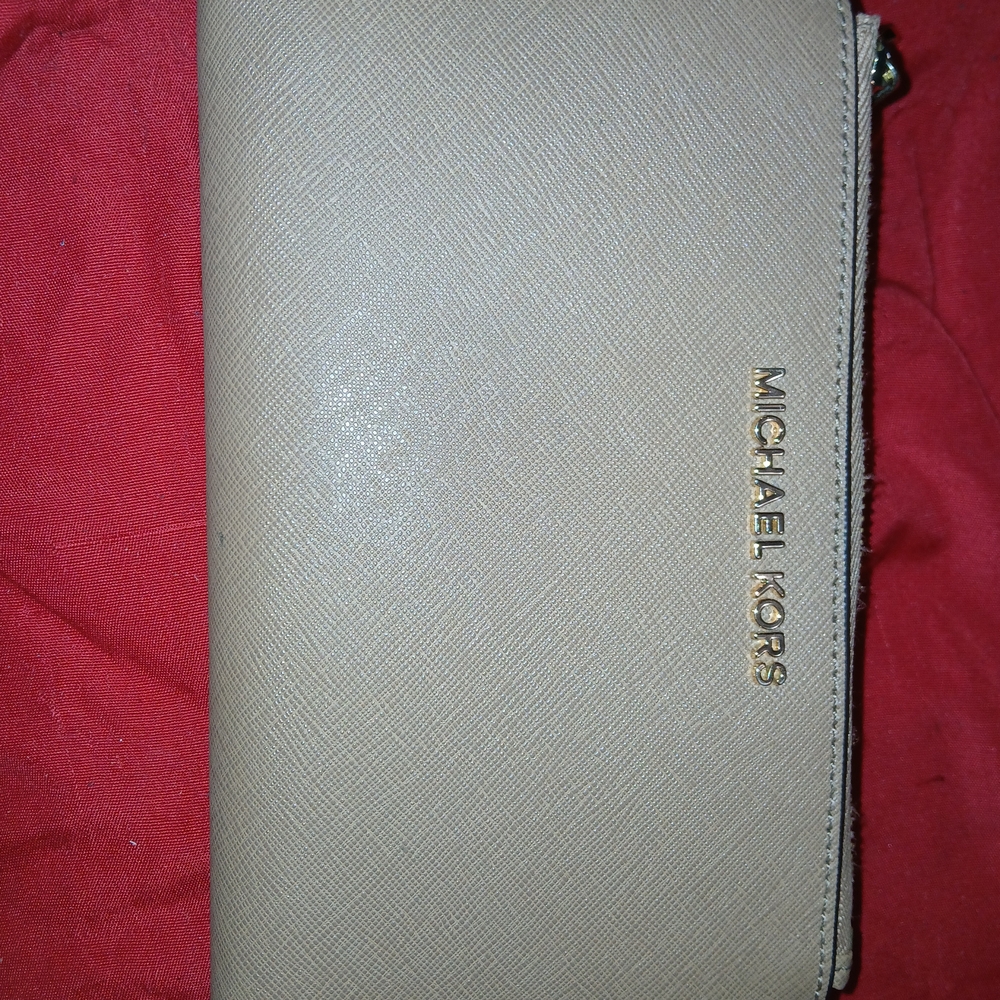 Michael Kors Tan Wallet Sleek Minimalist Design